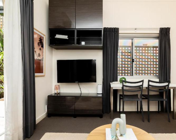 Best Location At Bondi Beach, On The Beach! Apartment Sydney Bagian luar foto